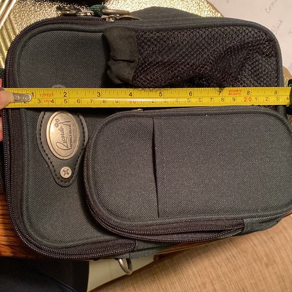 Unisex Green travel Bag - Picture 4 of 5